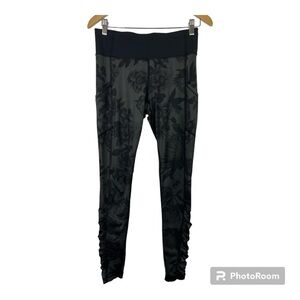 Lululemon Full Length Black Rose Ruched Detail Leggings Sz 6